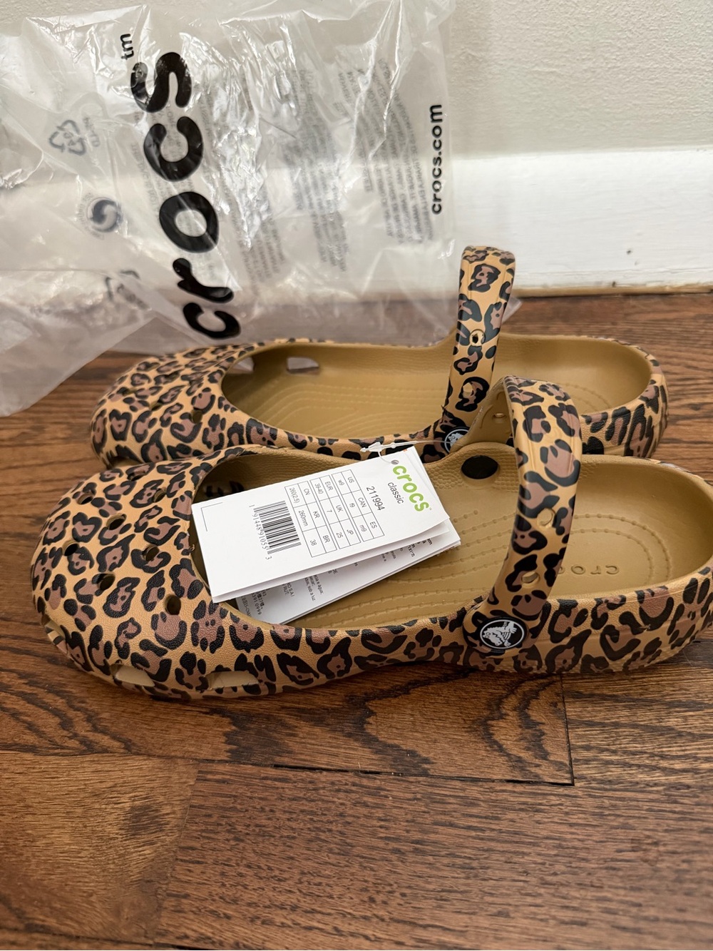 Crocs Women’s Leopard Print Mary Jane — Tan/Brown size 9 NWT